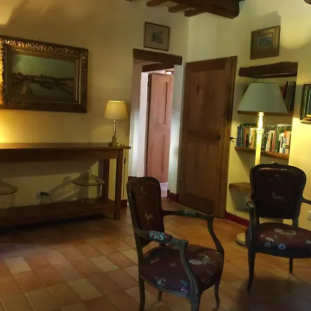 Elegant Country Villa, Italian Style Family House Villa Monsampietro Morico