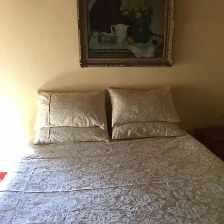 Villa Elegant Country Villa, Italian Style Family House *